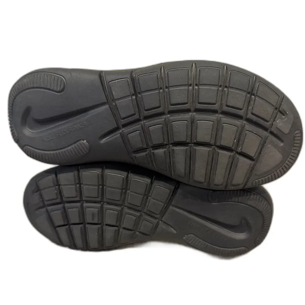 Nike Flex Runner 4 Triple Black Youth 5.5Y - Pristine Like New
